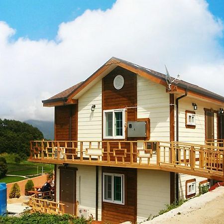 ฮานูริ เพนชั่น Hotel นัมแฮ ภายนอก รูปภาพ