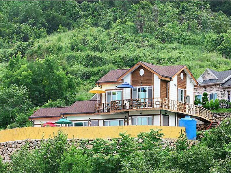 ฮานูริ เพนชั่น Hotel นัมแฮ ภายนอก รูปภาพ